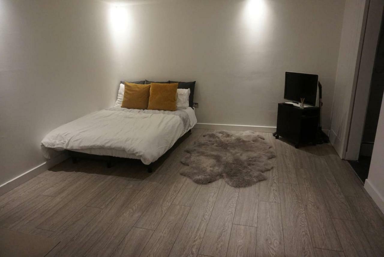 Rjo Serviced Accommodation Purfleet Esterno foto